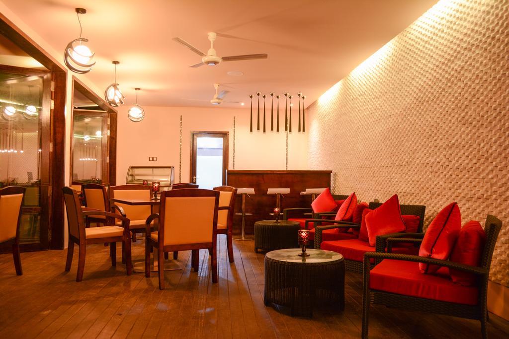 Lvis Blancura Hotel Dharavandhoo Exterior photo