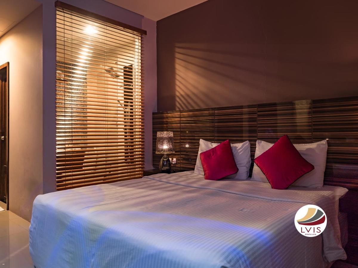 Lvis Blancura Hotel Dharavandhoo Exterior photo